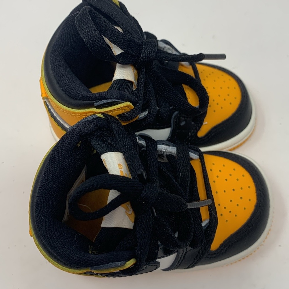 NWOT Nike Air Jordan 1 Retro Baby Sneakers - Picture 3 of 9